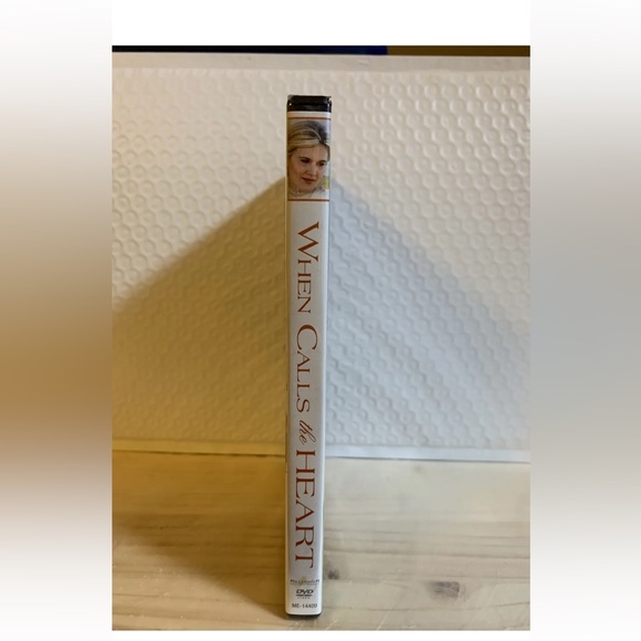 When Calls the Heart DVD Erin Krakow Maggie Grace Poppy Drayton Lori Loughlin - Picture 3 of 6